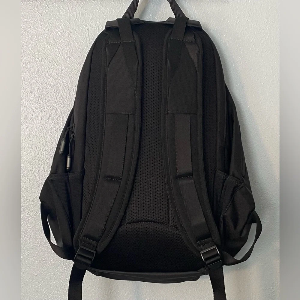 NWOT Ascentials Pro Spire Backpack, Unisex
